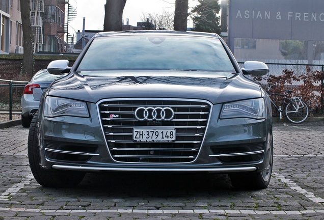 Audi S8 D4