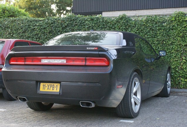 Dodge Challenger SRT-8