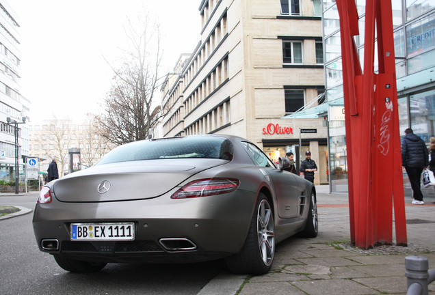 Mercedes-Benz SLS AMG