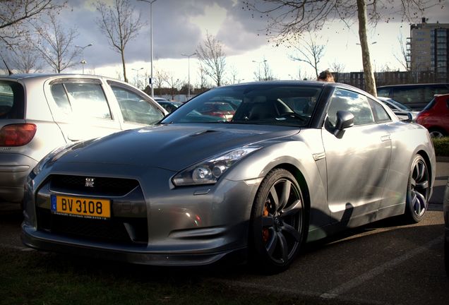 Nissan GT-R