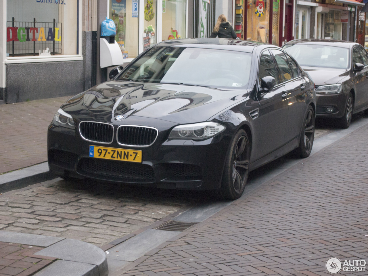 BMW M5 F10 2011