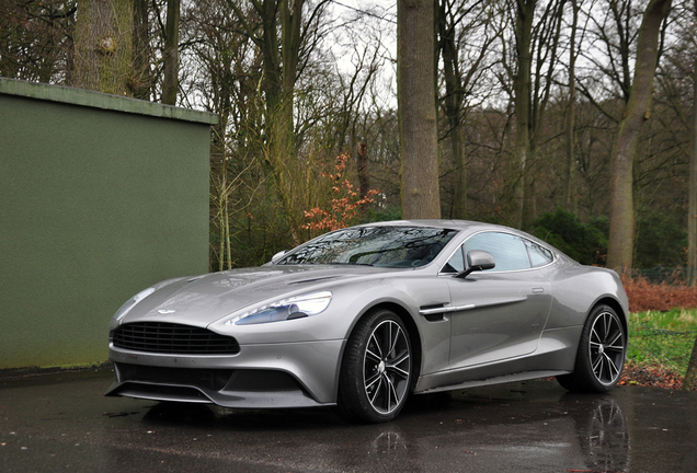 Aston Martin Vanquish 2013