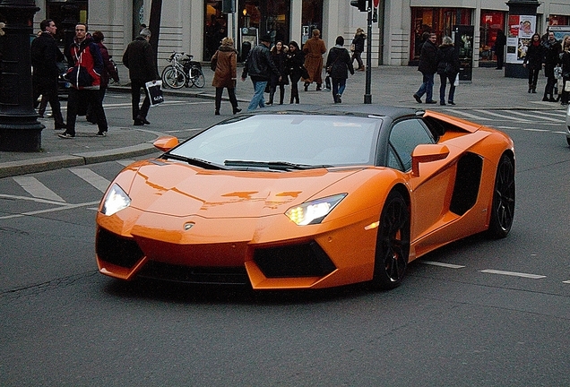 Lamborghini Aventador LP700-4 Roadster