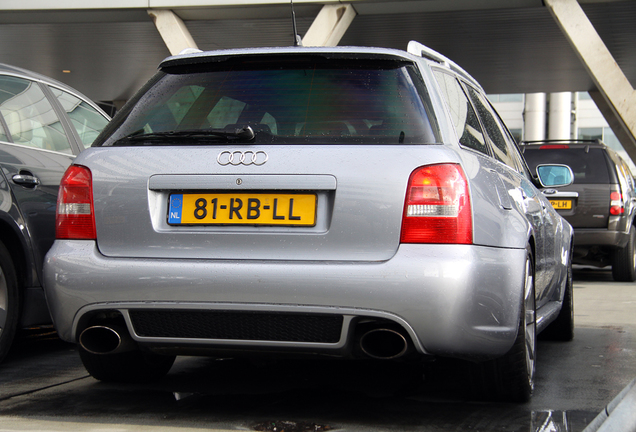 Audi RS4 Avant B5