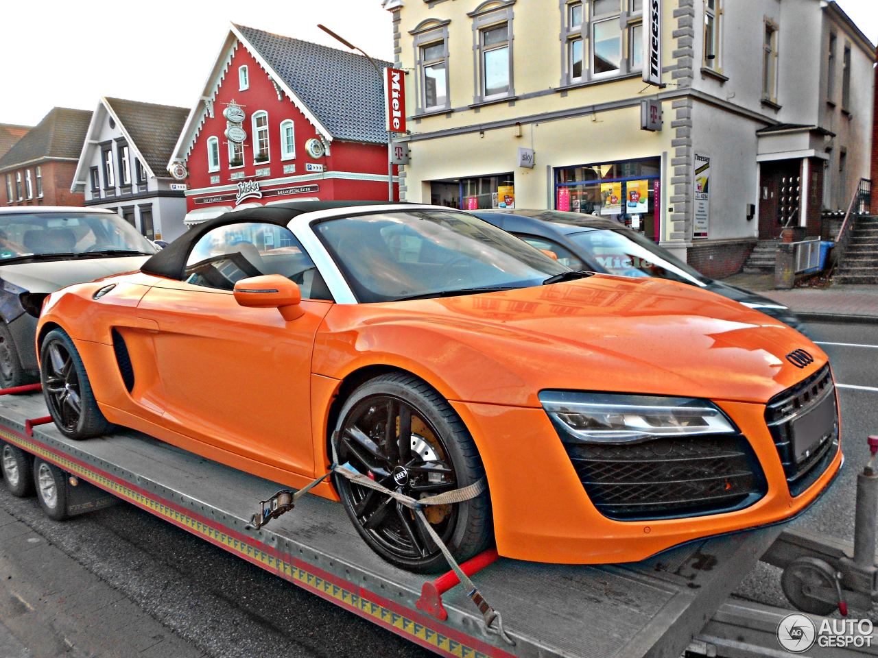 Audi R8 V8 Spyder 2013