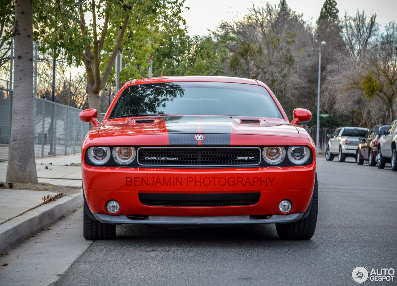 Dodge Challenger SRT-8