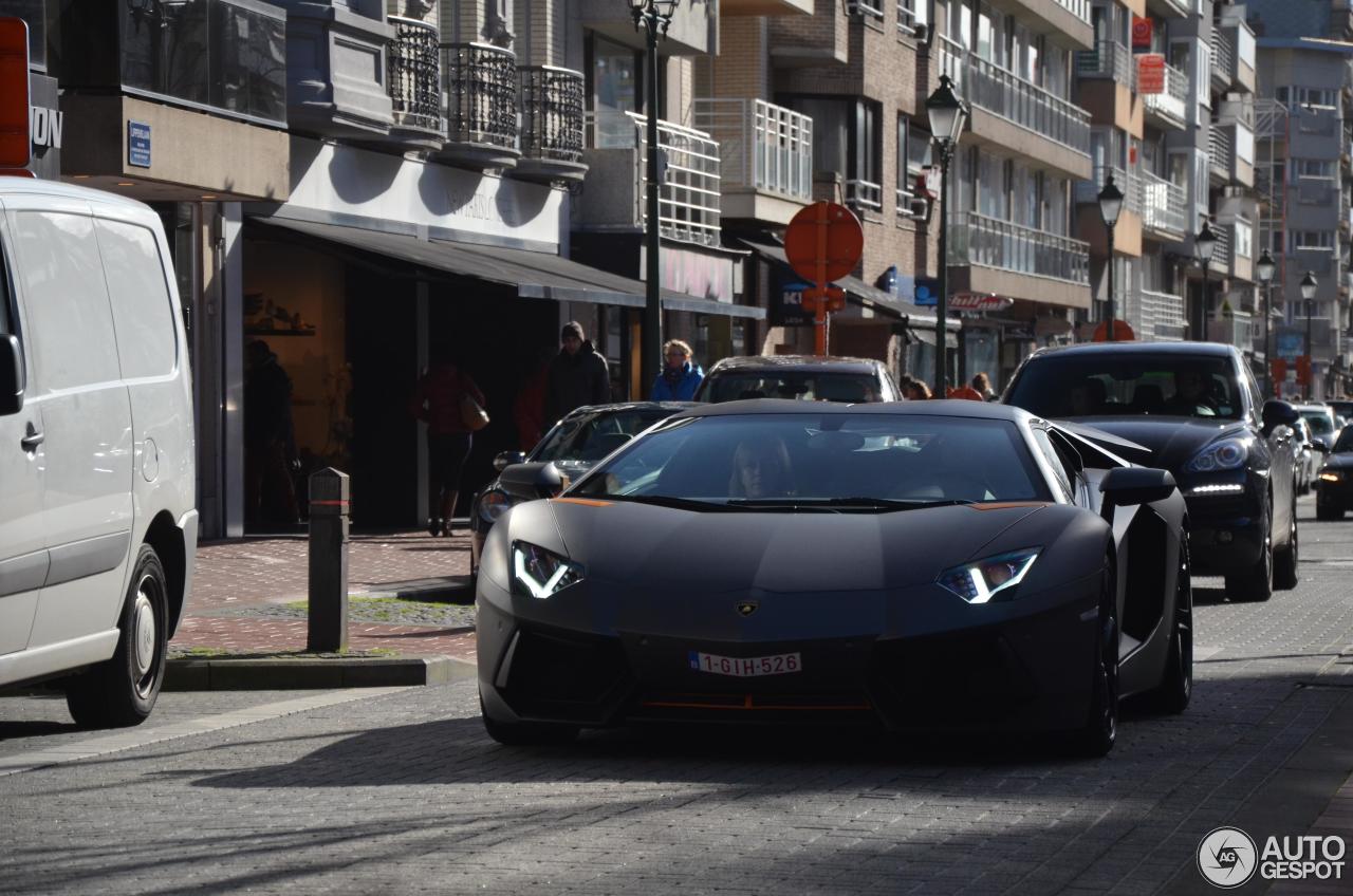 Lamborghini Aventador LP700-4 Roadster