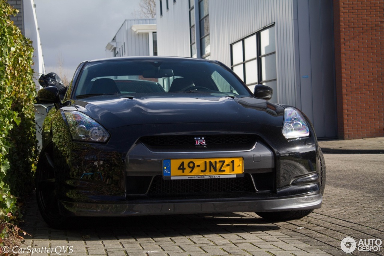 Nissan GT-R