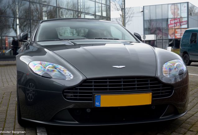 Aston Martin V8 Vantage 2012