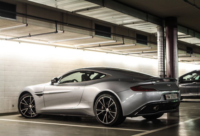 Aston Martin Vanquish 2013