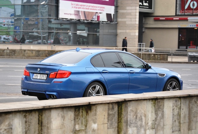 BMW M5 F10 2011