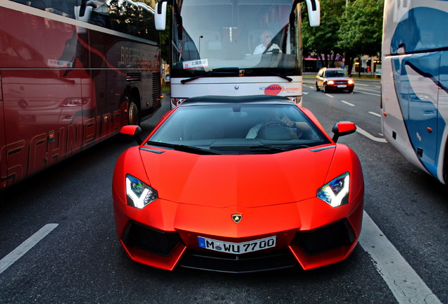 Lamborghini Aventador LP700-4