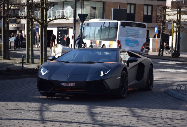 Lamborghini Aventador LP700-4 Roadster