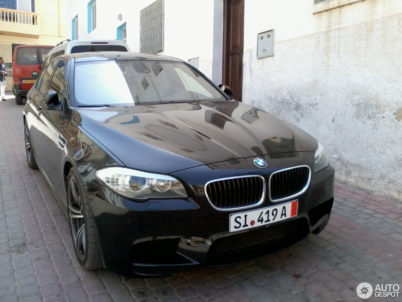 BMW M5 F10 2011