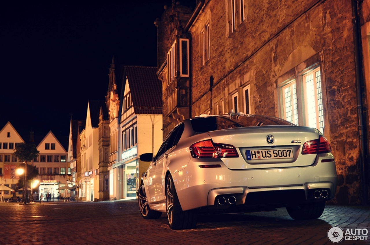 BMW M5 F10 2011