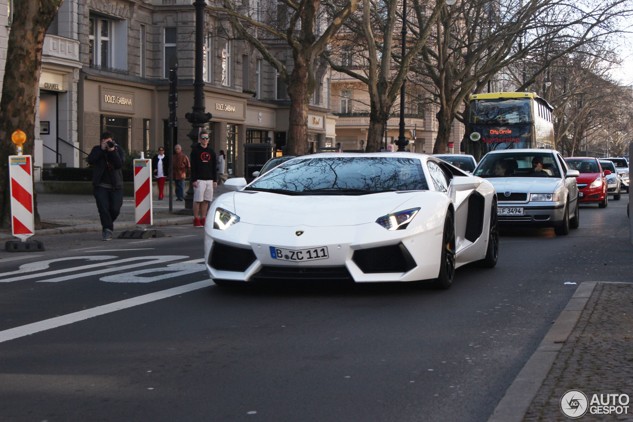 Lamborghini Aventador LP700-4