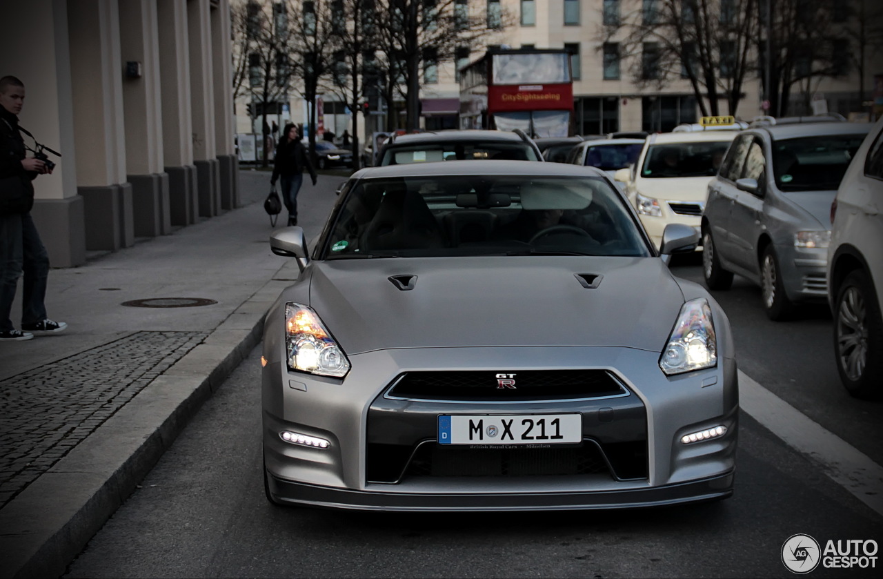 Nissan GT-R 2013