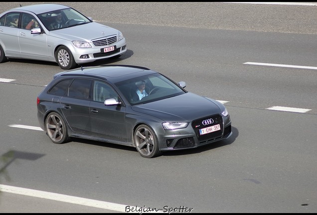 Audi RS4 Avant B8