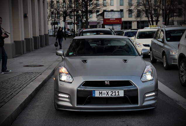 Nissan GT-R 2013