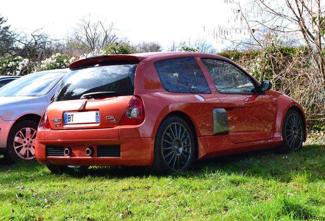 Renault Clio V6 Phase II