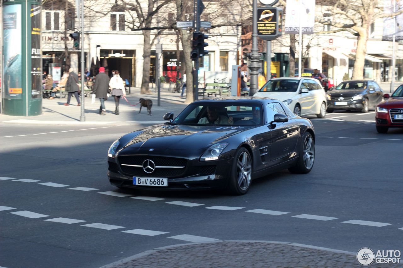 Mercedes-Benz SLS AMG