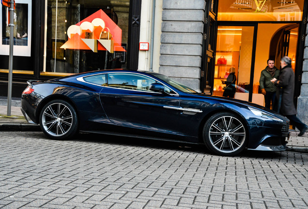 Aston Martin Vanquish 2013