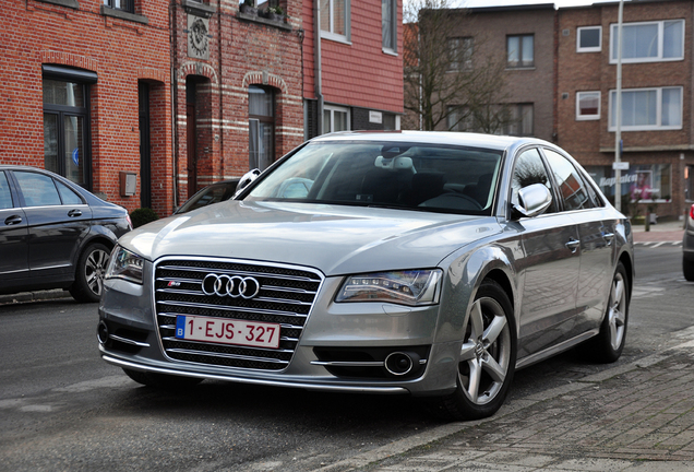 Audi S8 D4