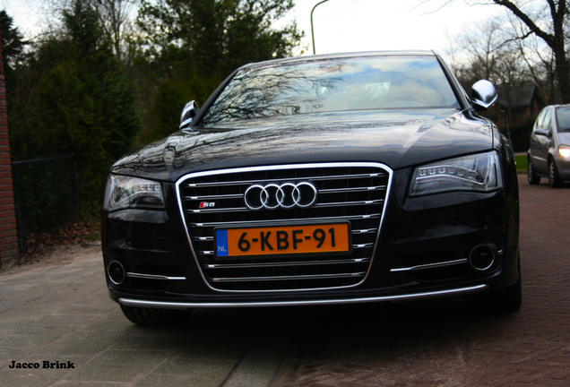 Audi S8 D4