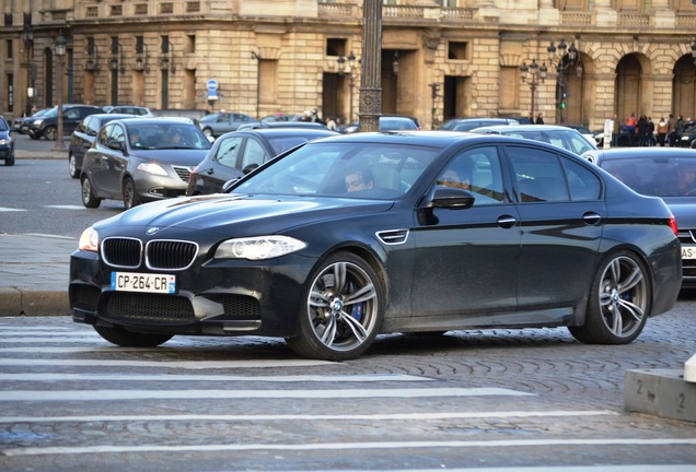 BMW M5 F10 2011