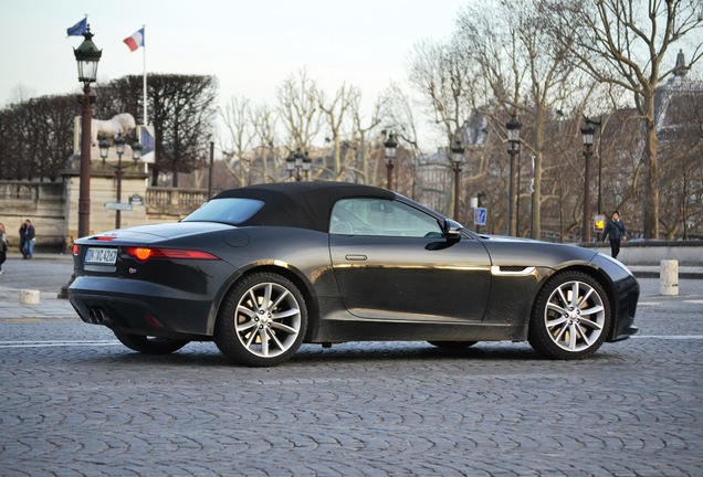 Jaguar F-TYPE S Convertible