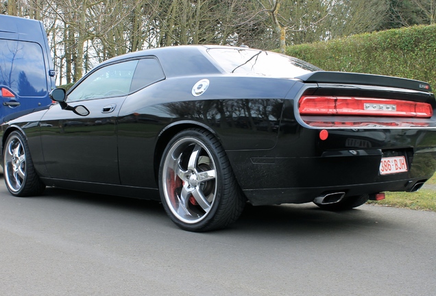 Dodge Challenger SRT-8