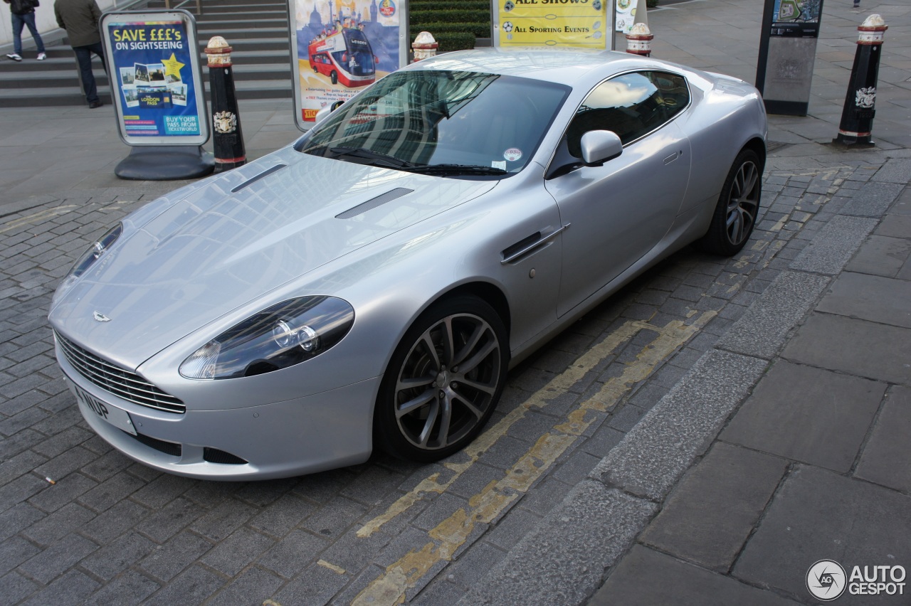 Aston Martin DB9 2010