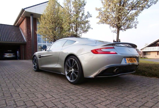 Aston Martin Vanquish 2013