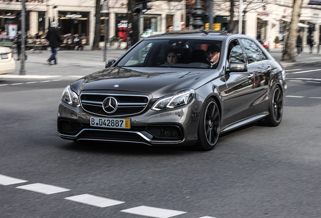 Mercedes-Benz E 63 AMG W212 V8 Biturbo