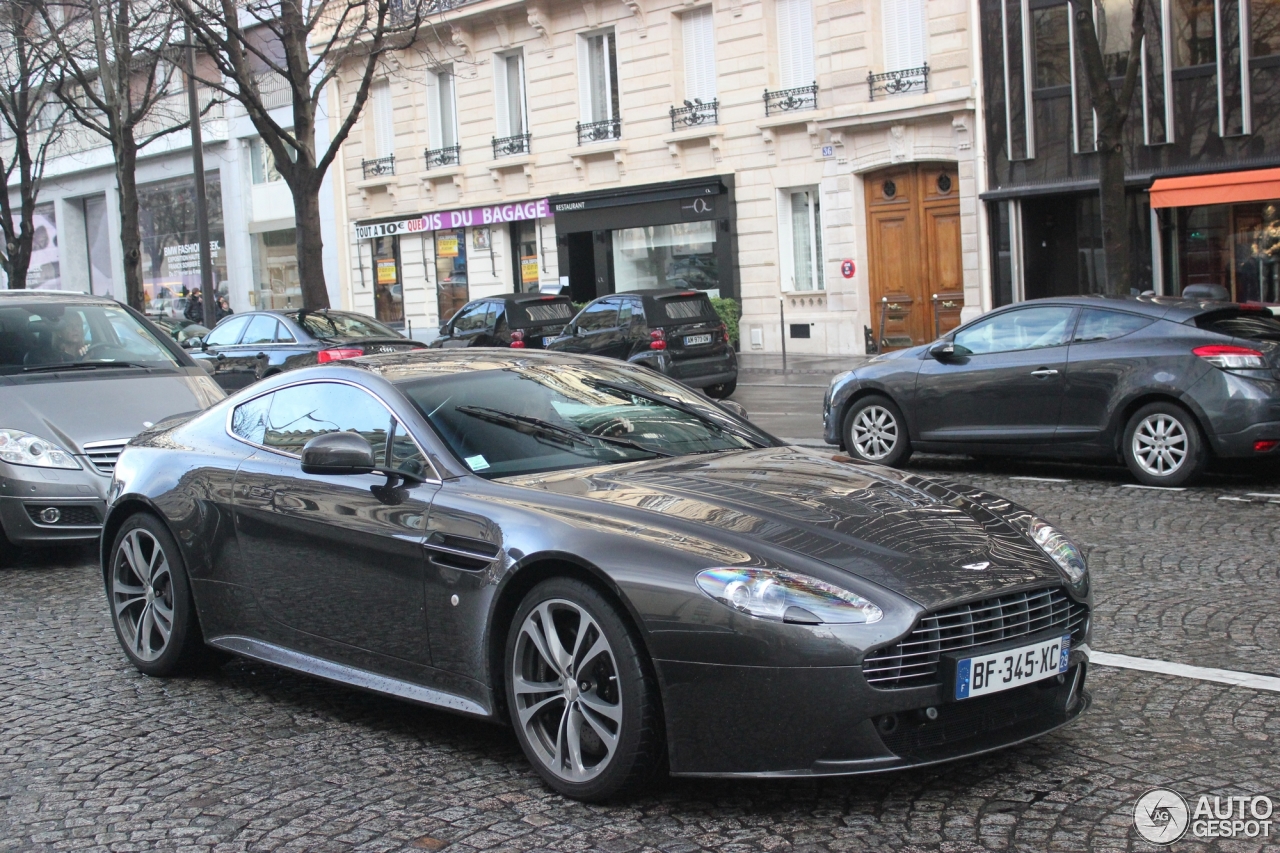 Aston Martin V12 Vantage