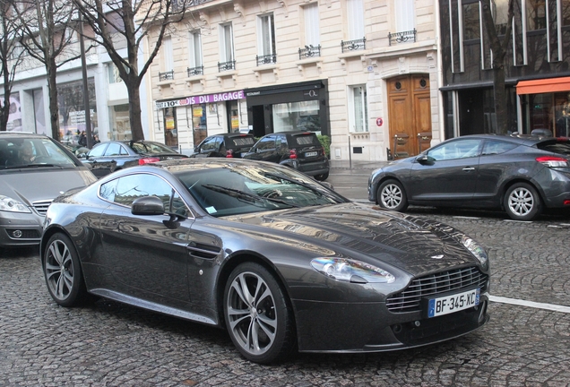 Aston Martin V12 Vantage