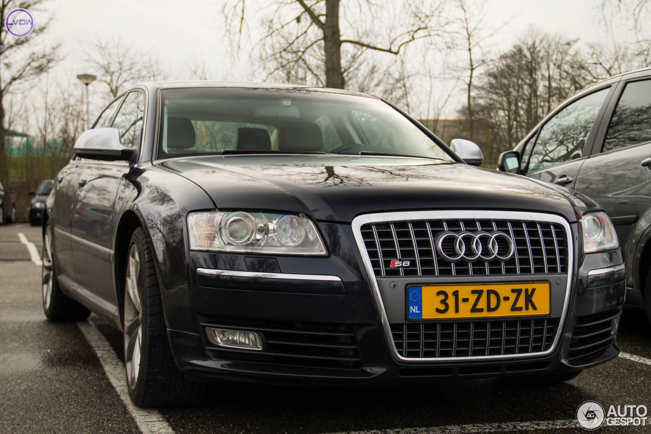 Audi S8 D3