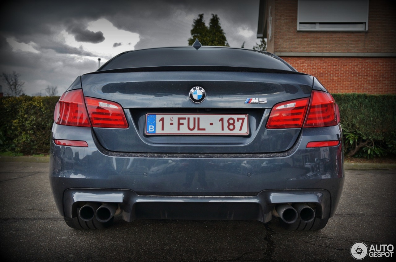 BMW M5 F10 2011