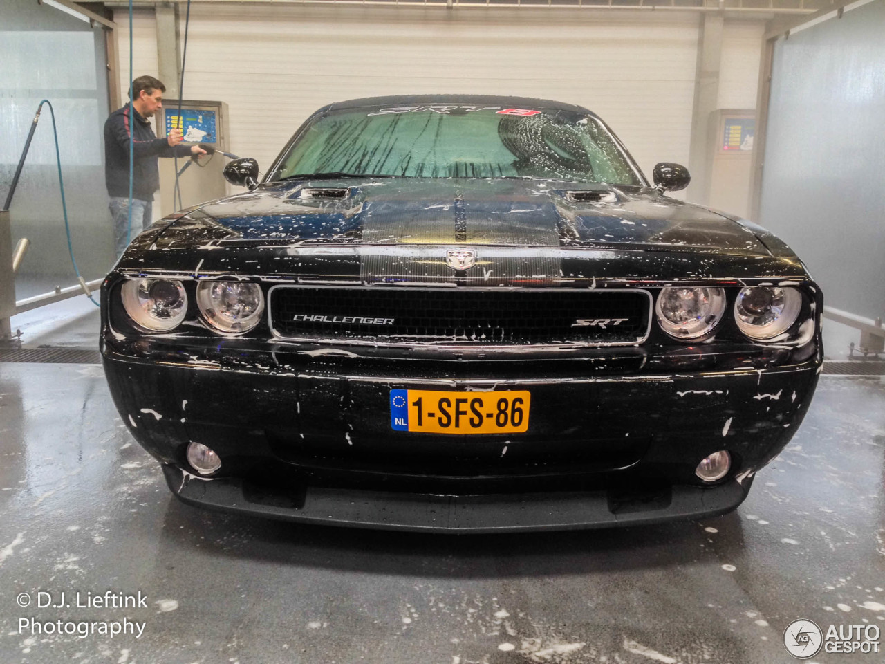 Dodge Challenger SRT-8