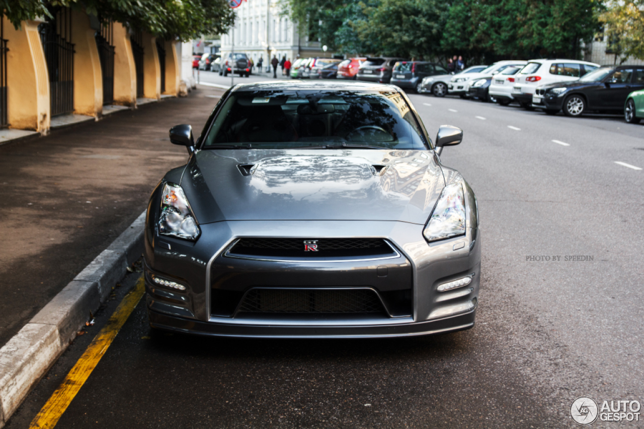 Nissan GT-R 2011