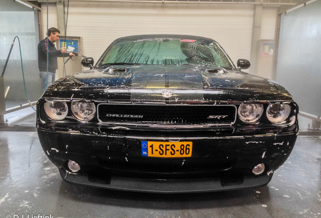 Dodge Challenger SRT-8