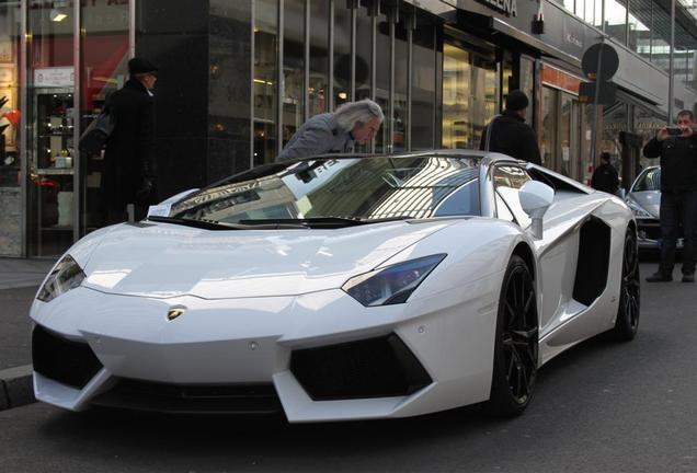 Lamborghini Aventador LP700-4 Roadster