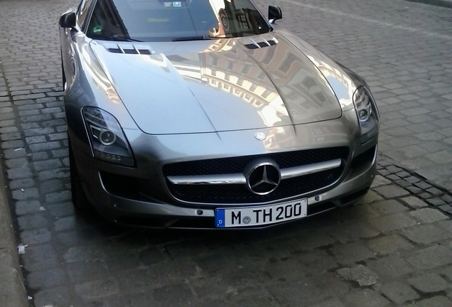 Mercedes-Benz SLS AMG