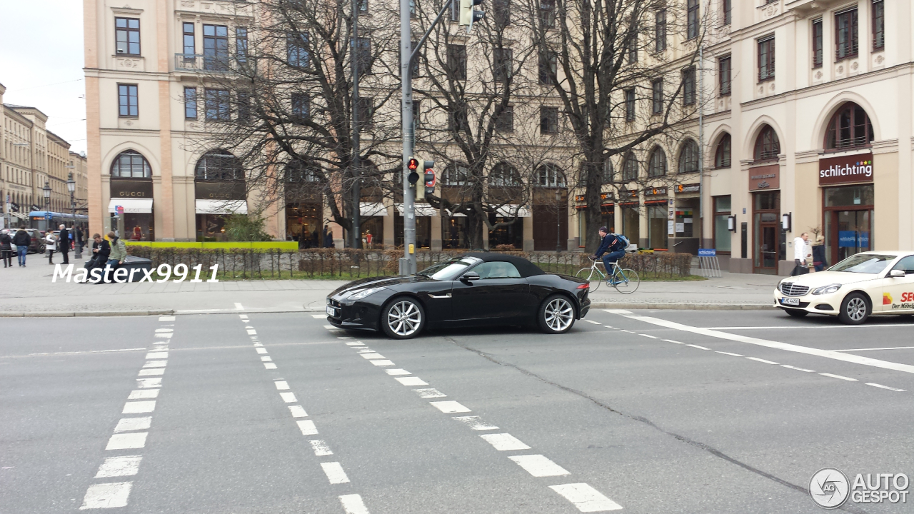 Jaguar F-TYPE S Convertible