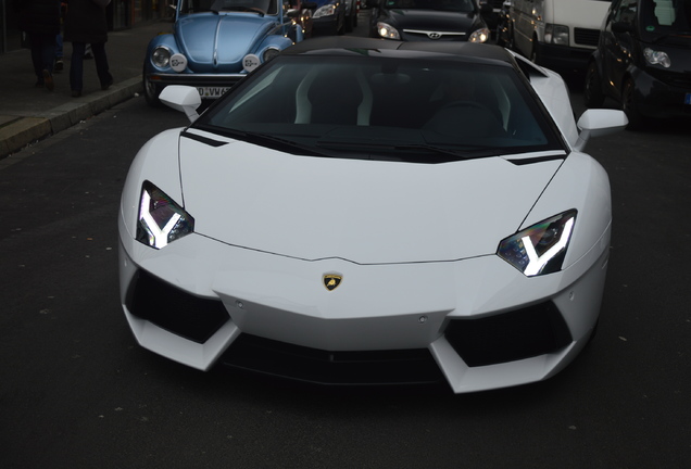 Lamborghini Aventador LP700-4 Roadster