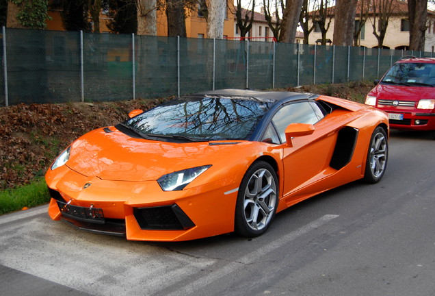 Lamborghini Aventador LP700-4 Roadster