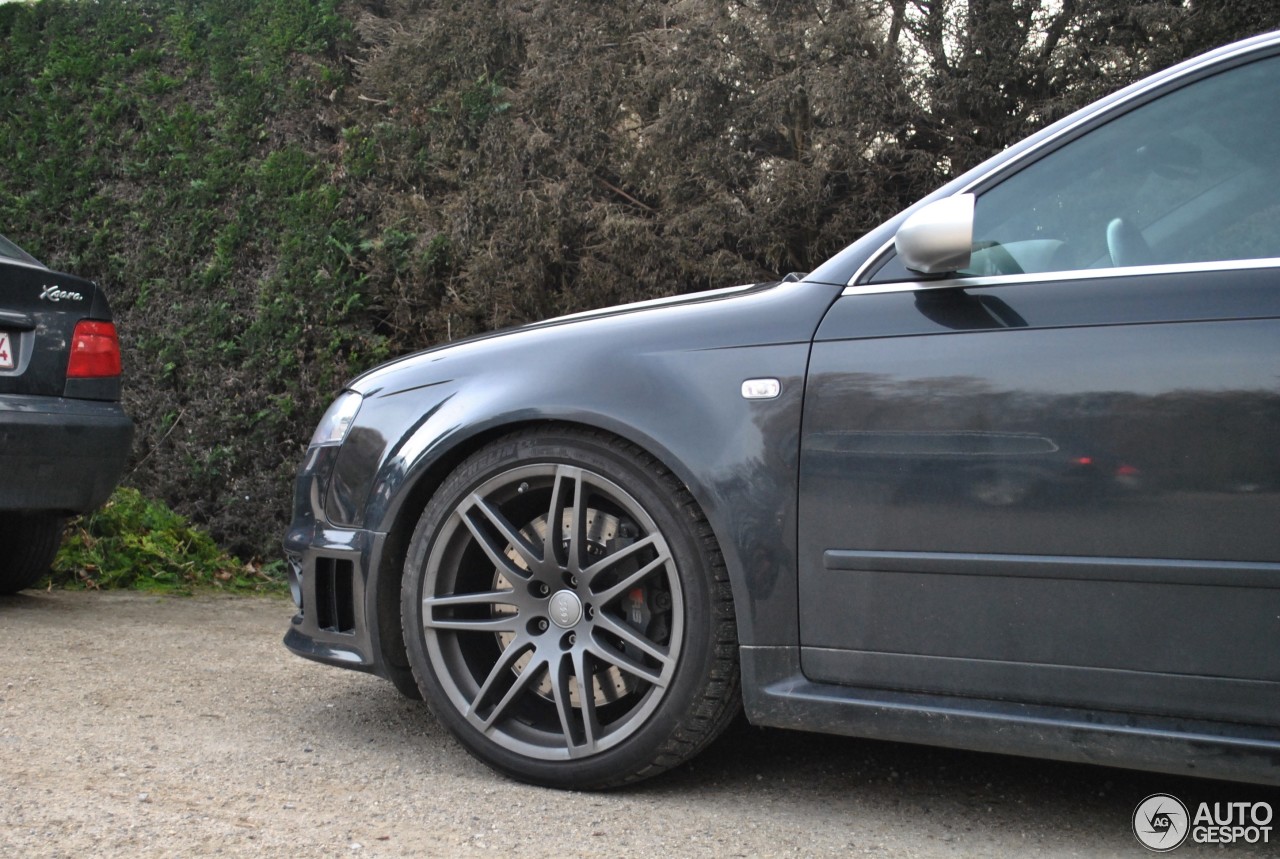 Audi RS4 Avant B7