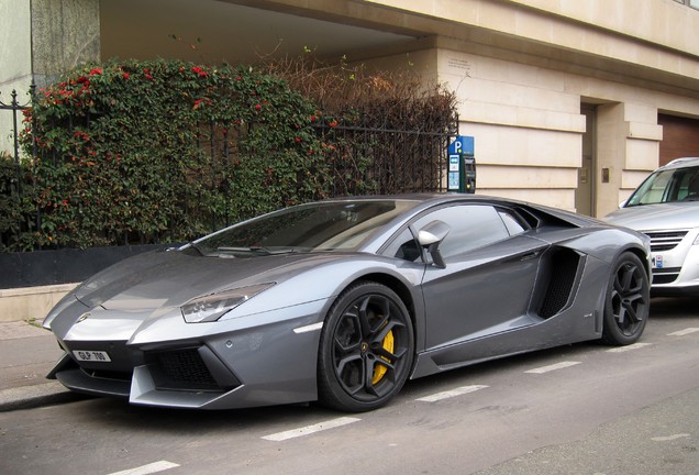 Lamborghini Aventador LP700-4