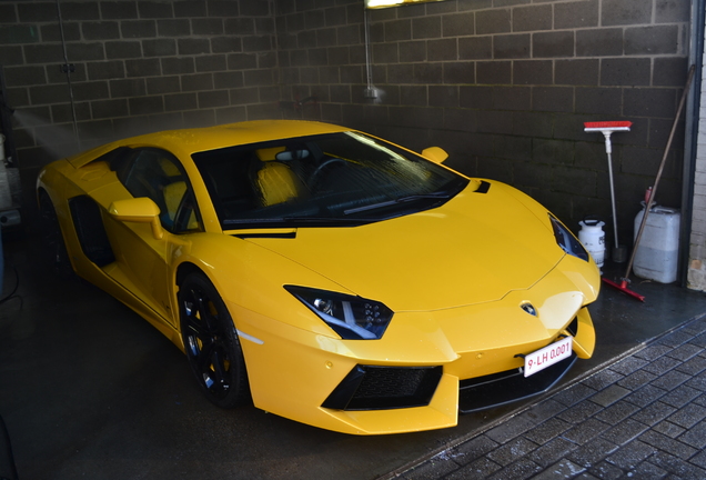 Lamborghini Aventador LP700-4