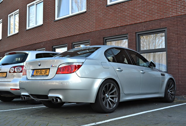 BMW M5 E60 2005